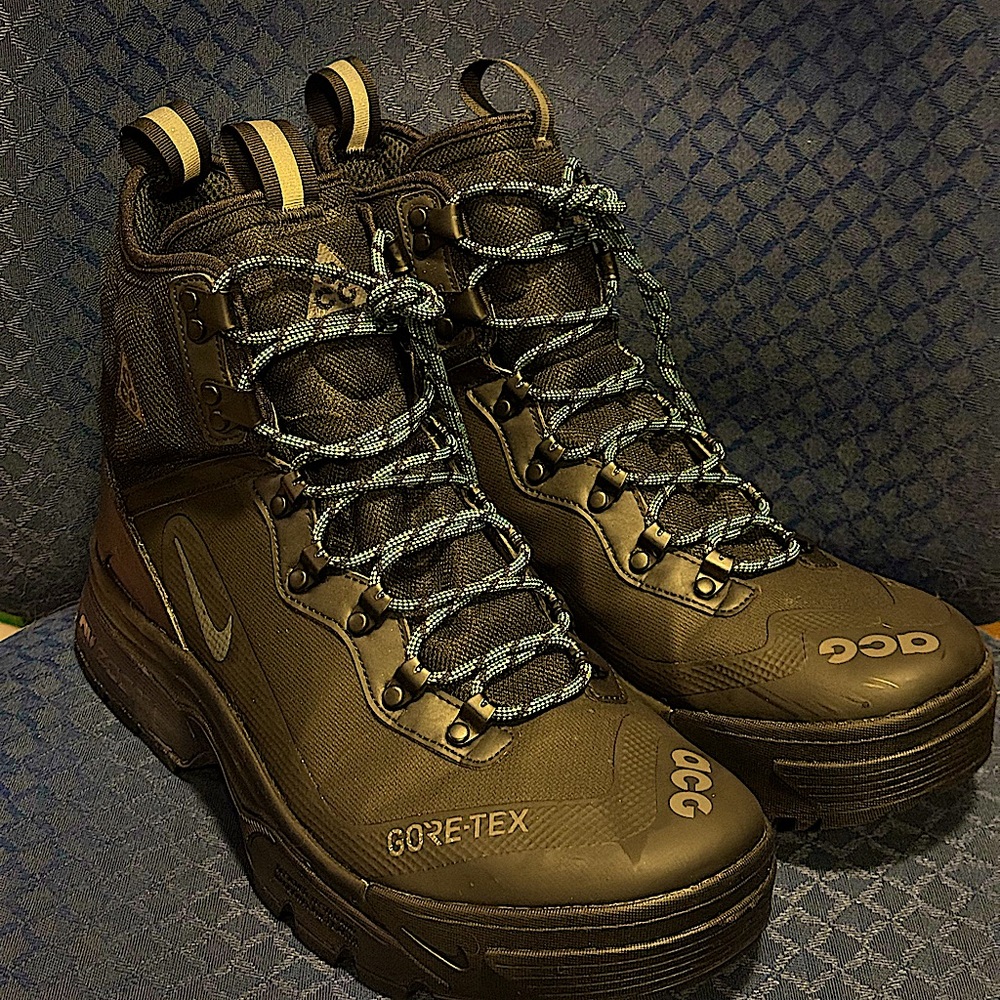Nike Gaiadome ACG GORE-TEX triple black boots men’s size 11.5 like new